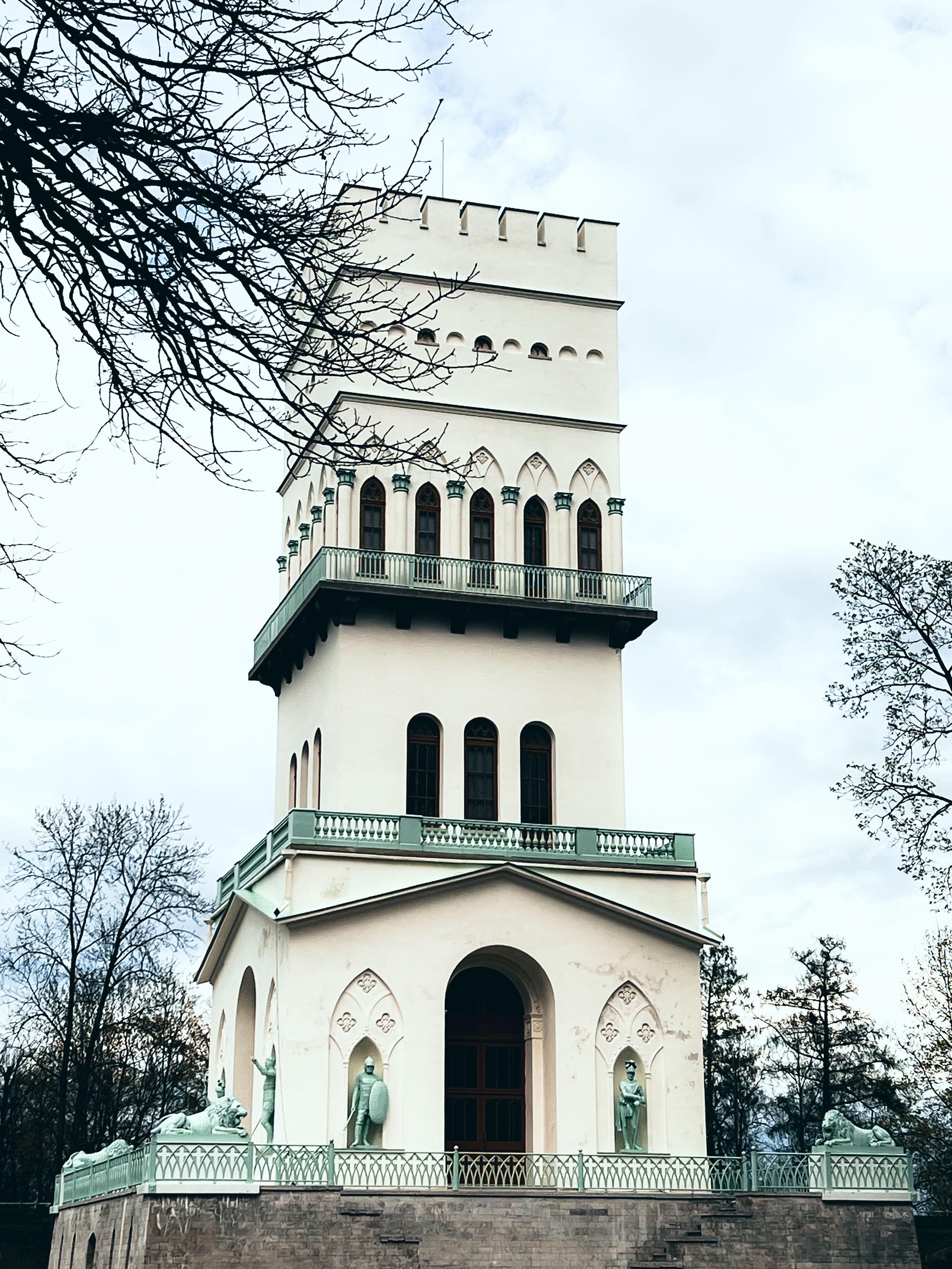 Фотография Белая башня из коллекции проекта