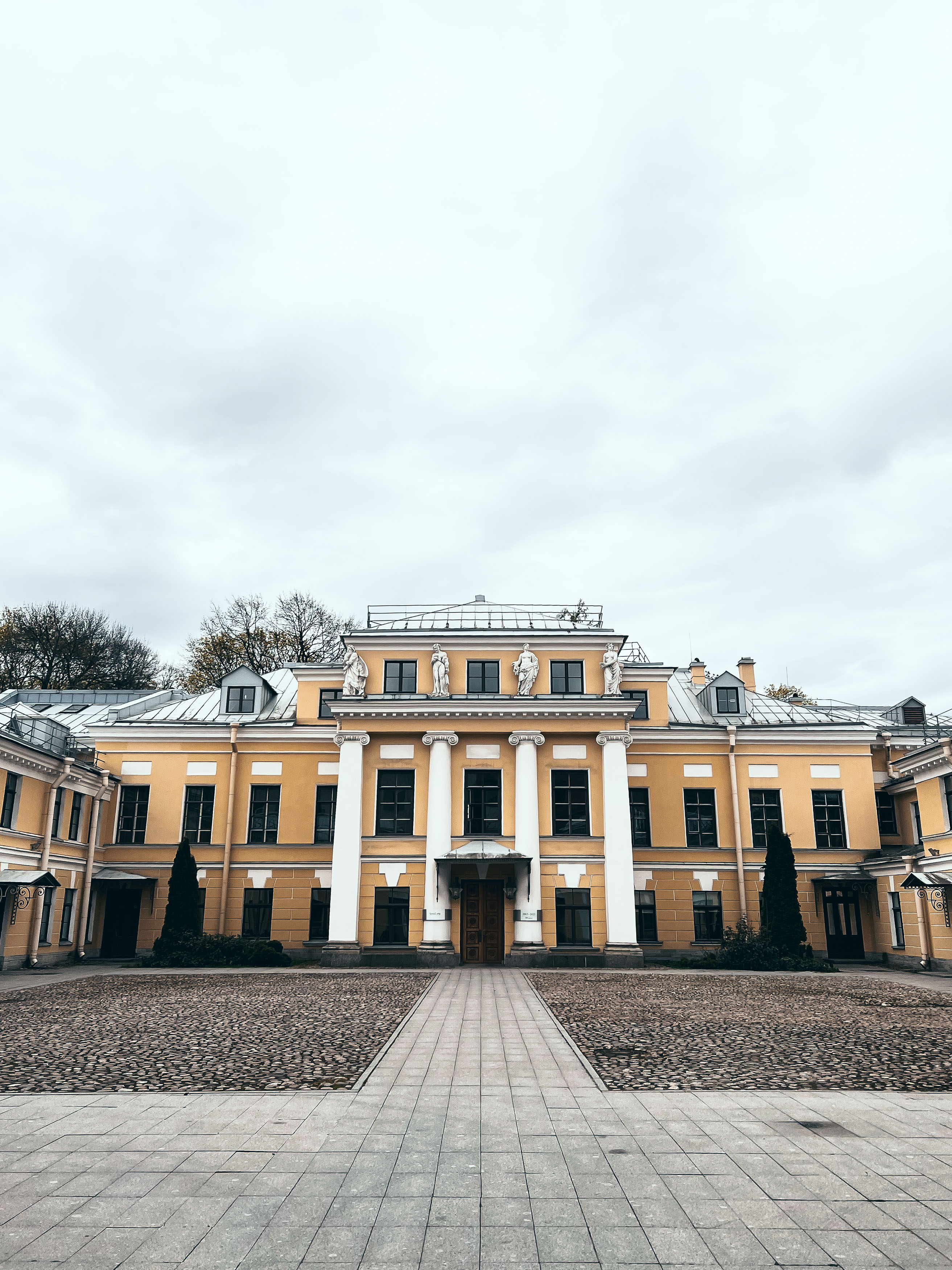 Дворец Бобринских в Петербурге: история и как посетить