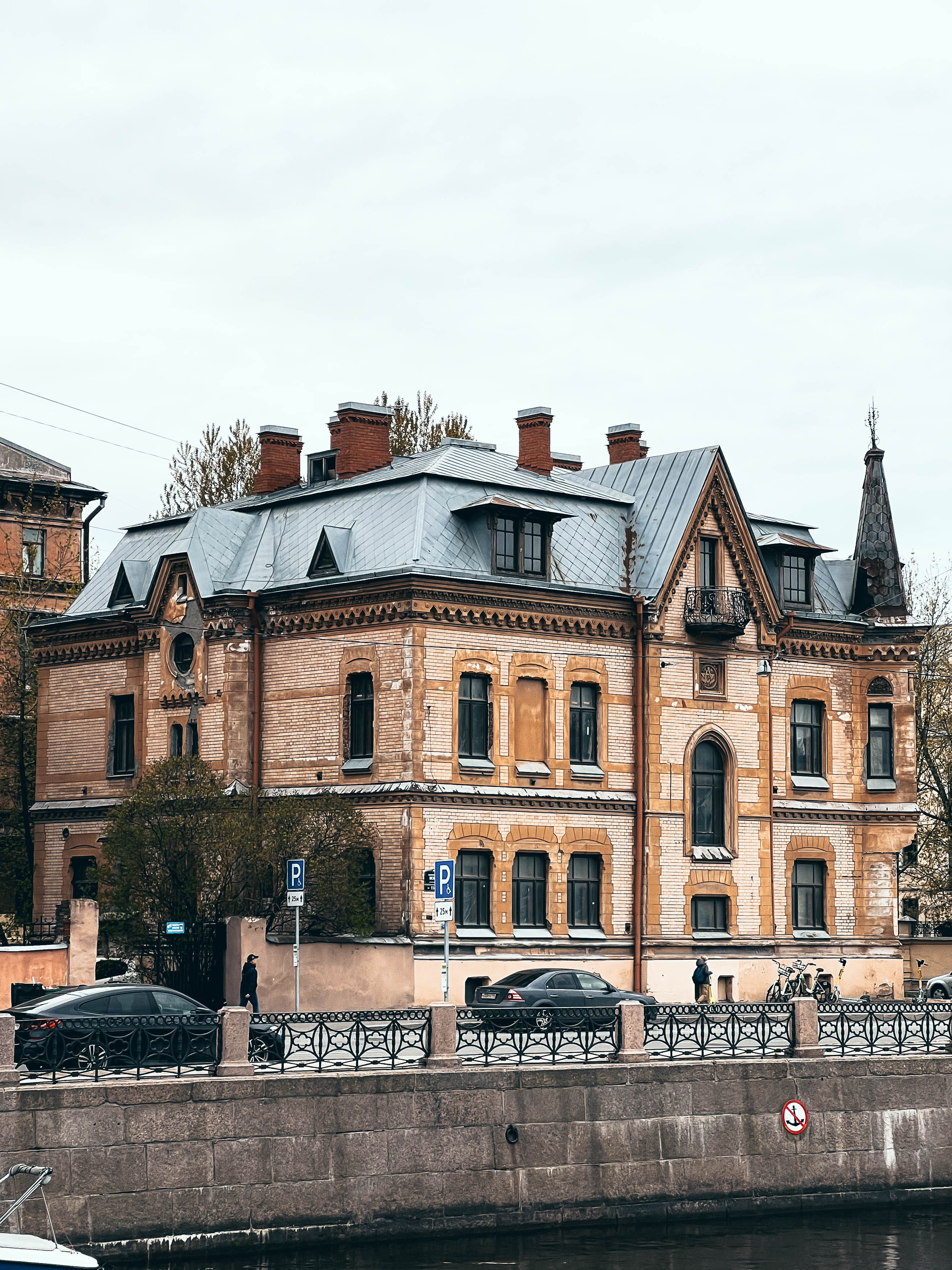 Особняк Шретера на Мойке: кирпичный дом архитектора