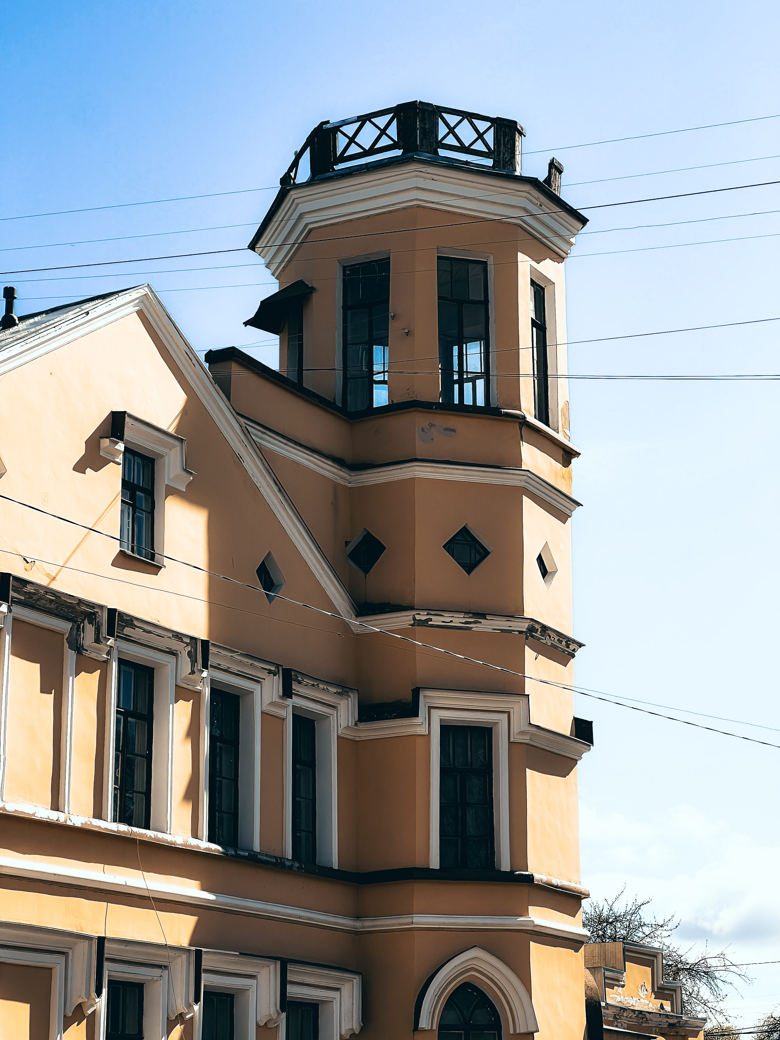 Дом Трувеллера в Петергофе