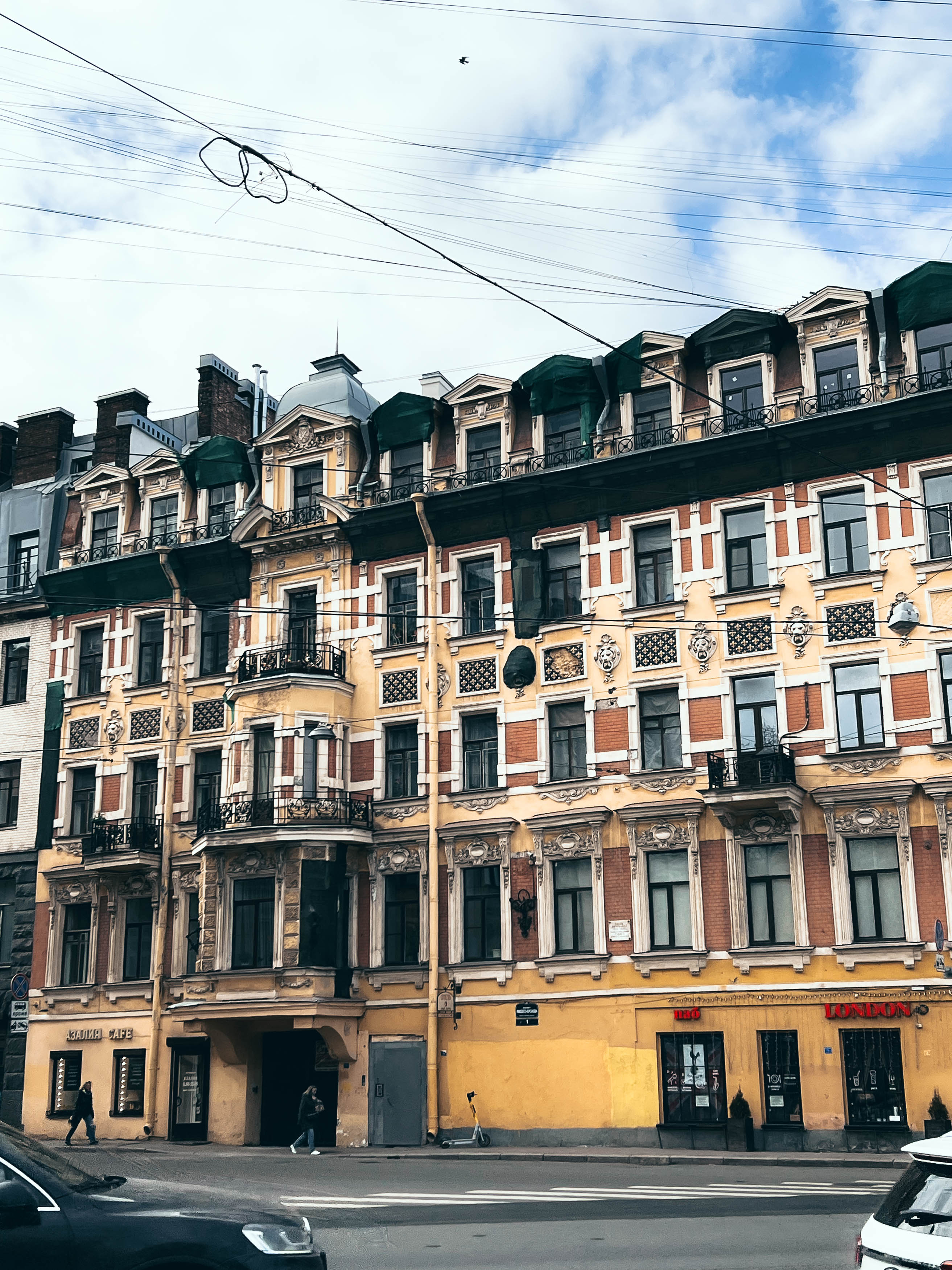 Дом Кушелева на Садовой: фасад у Римского-Корсакова
