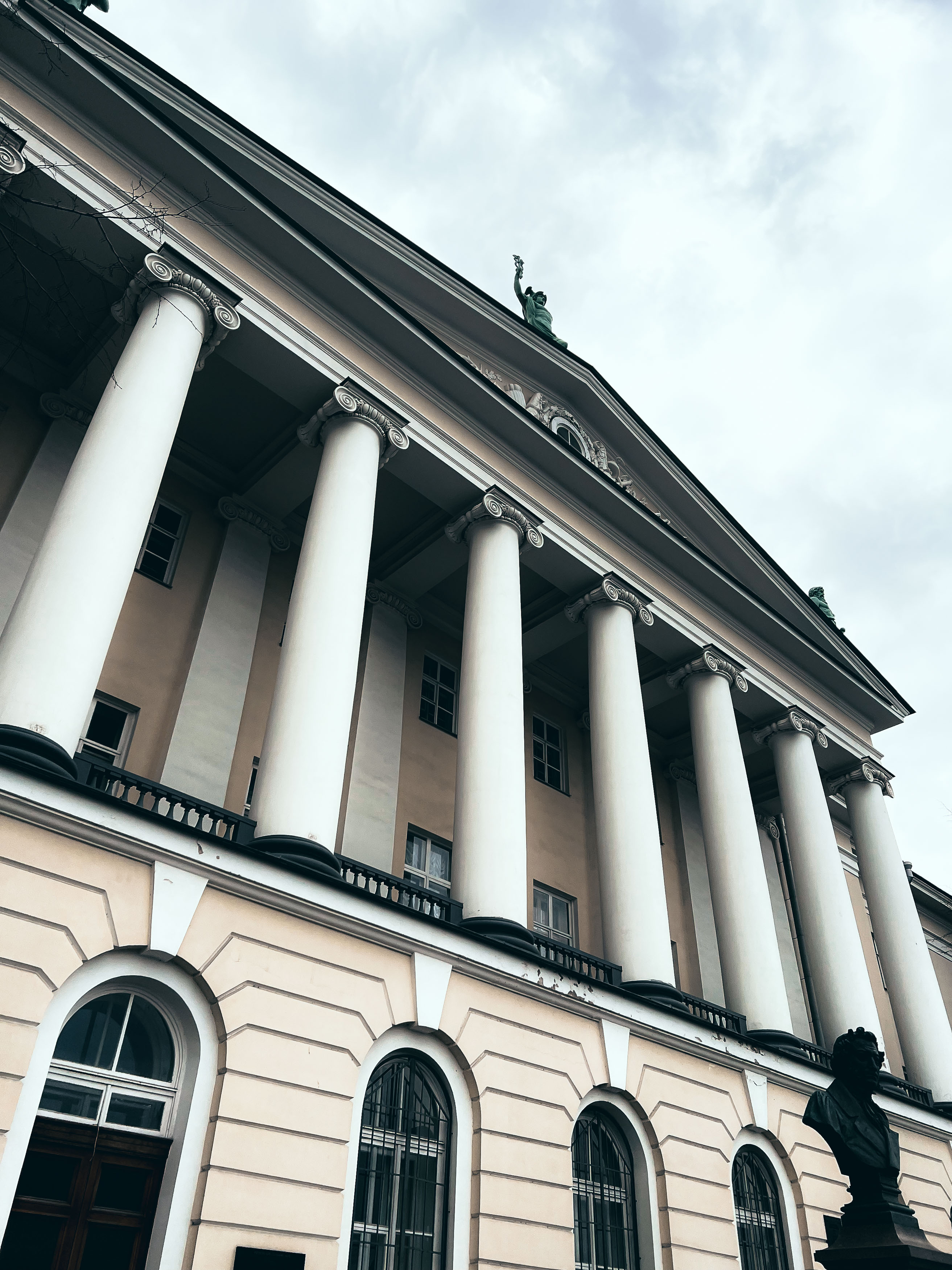 Портовая таможня в Петербурге