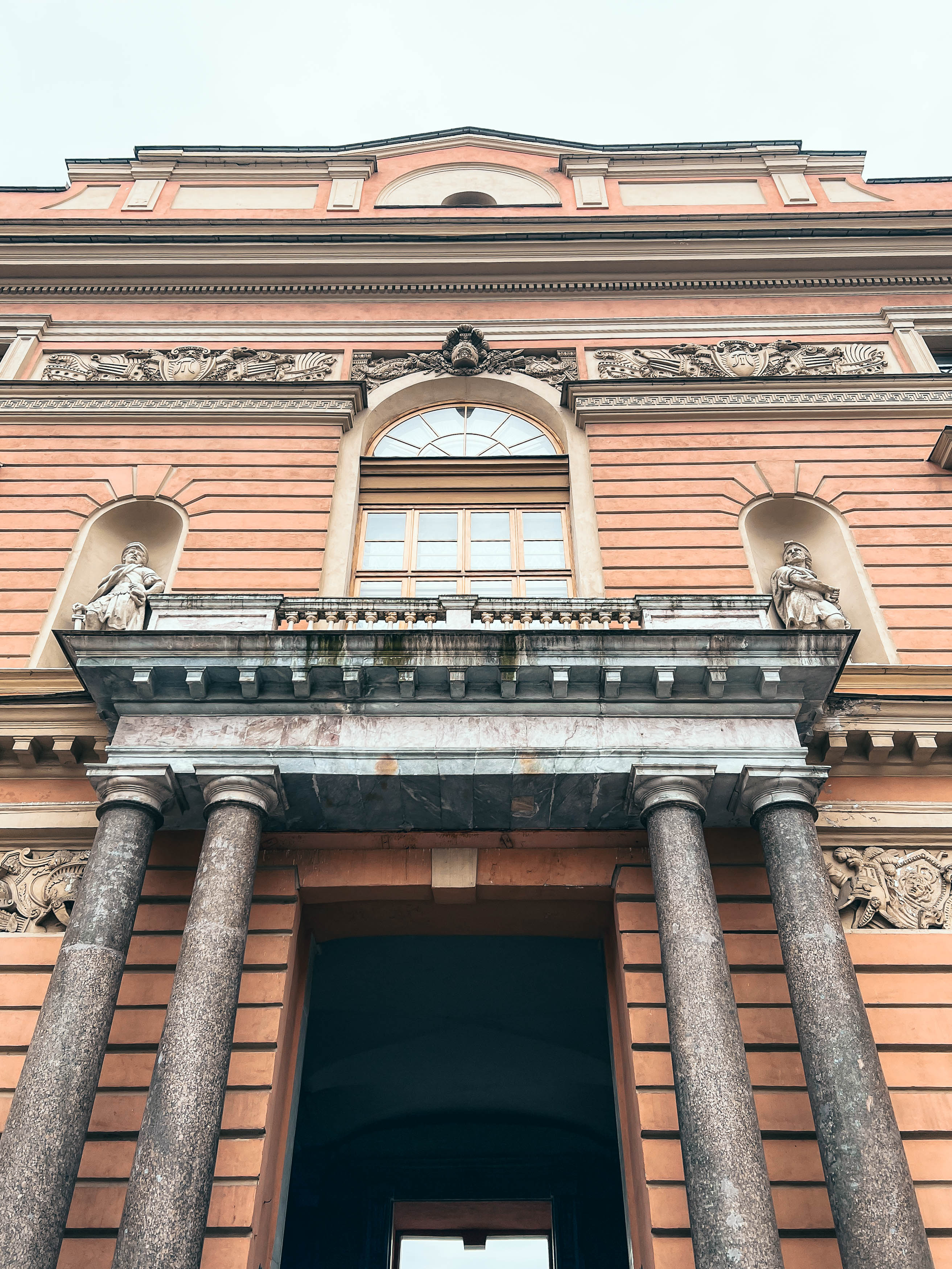 Михайловский замок в Петербурге