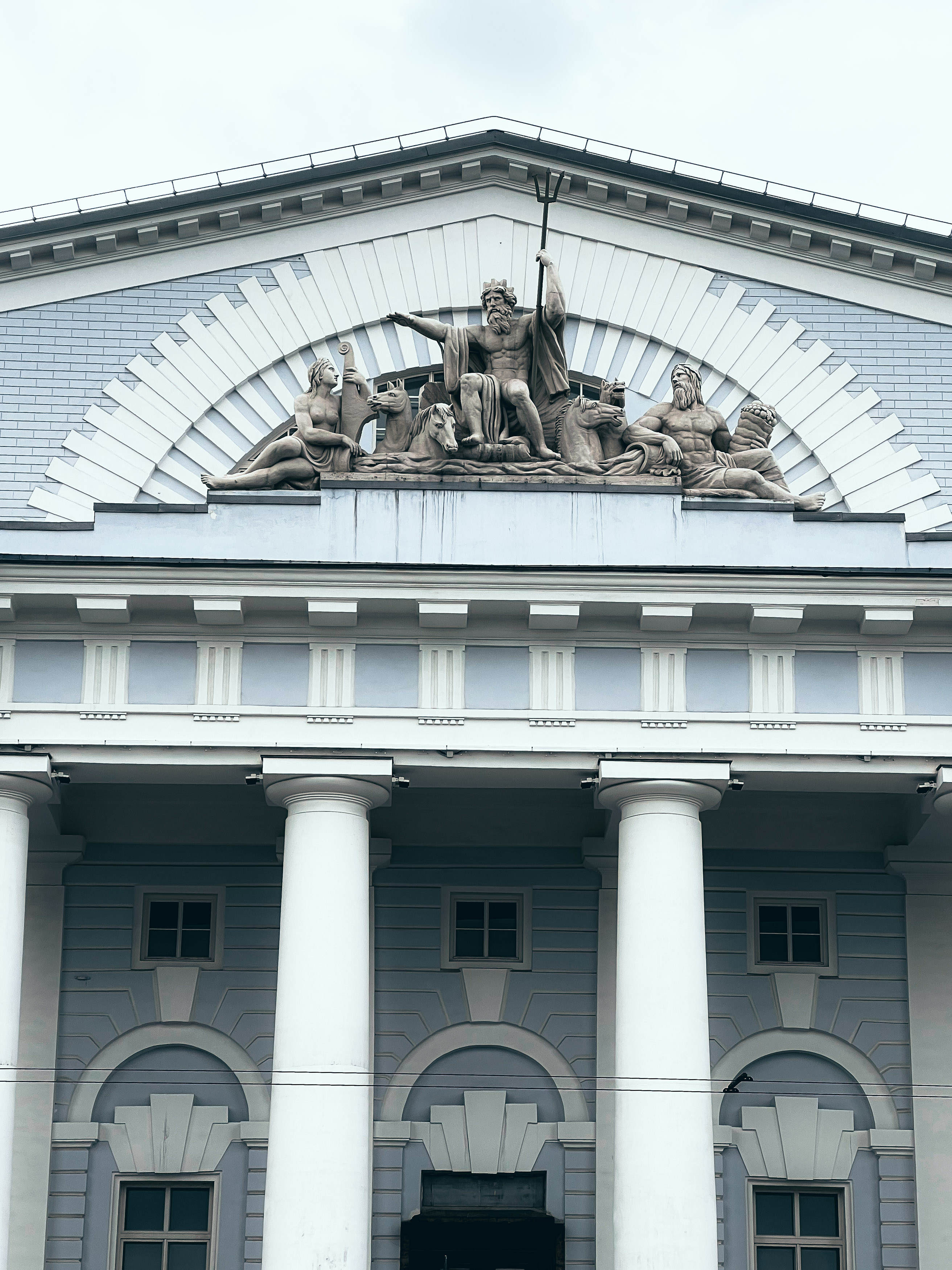 Здание Биржи в Петербурге