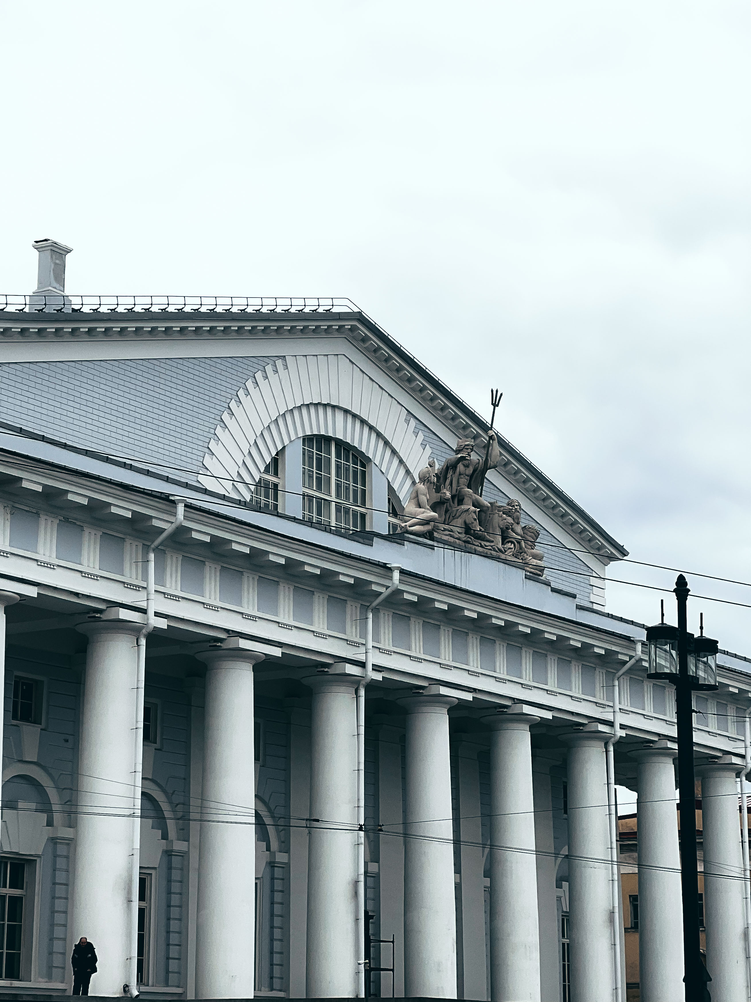 Здание Биржи в Петербурге: колонны на Стрелке