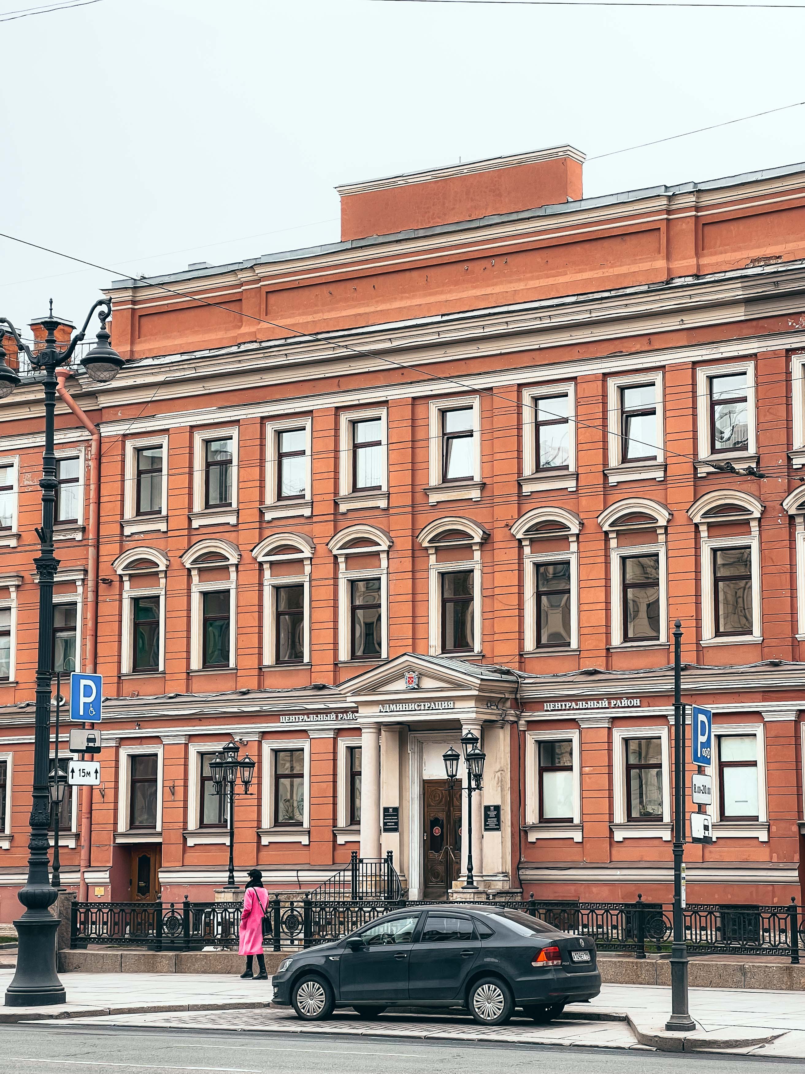 Исидоровское училище: женское образование у лавры
