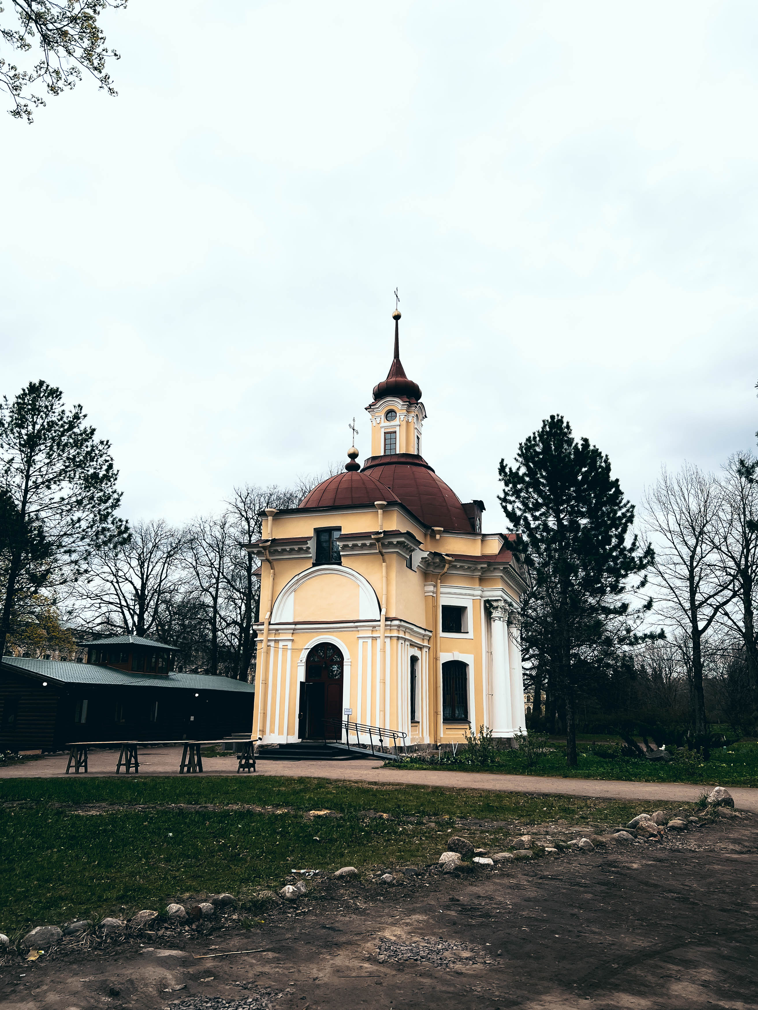 Петропавловская церковь Знаменки: храм старой усадьбы